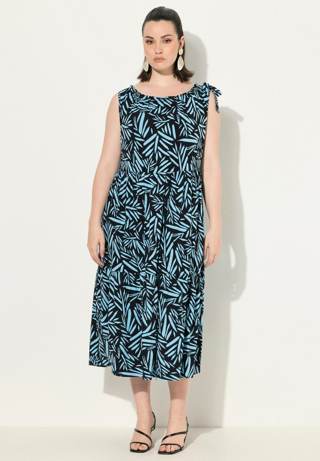 

Платье из джерси RUFFLED NECKLINE SLEEVELESS MIDI Ulla Popken, синий