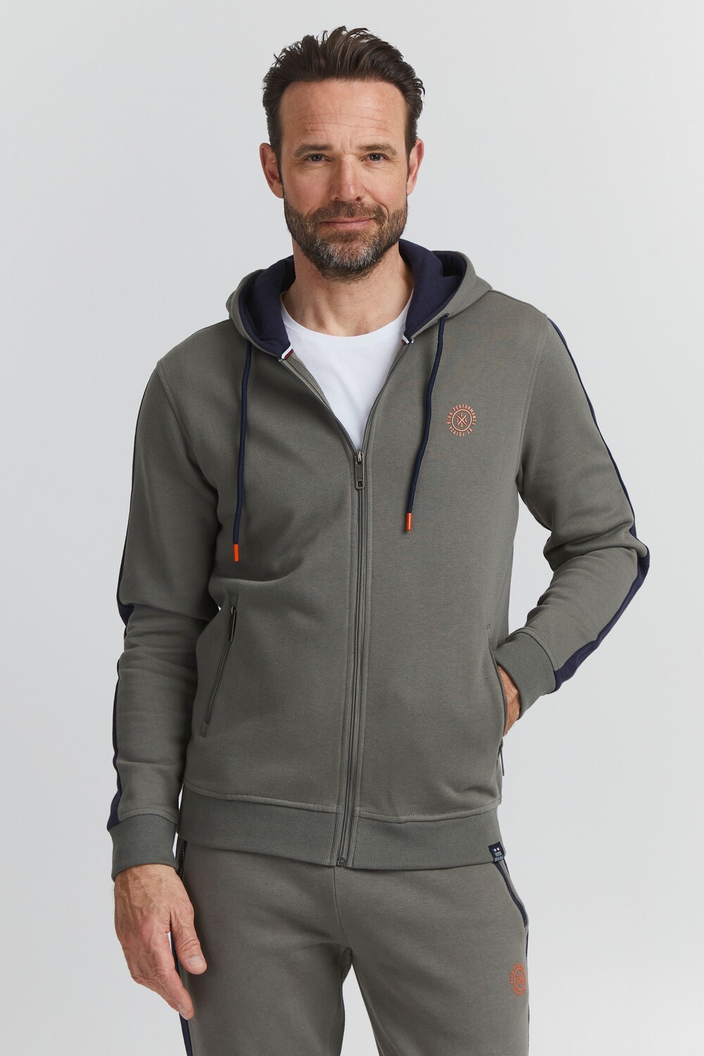 

Пуловер FQ1924 Kapuzensweatjacke, зеленый