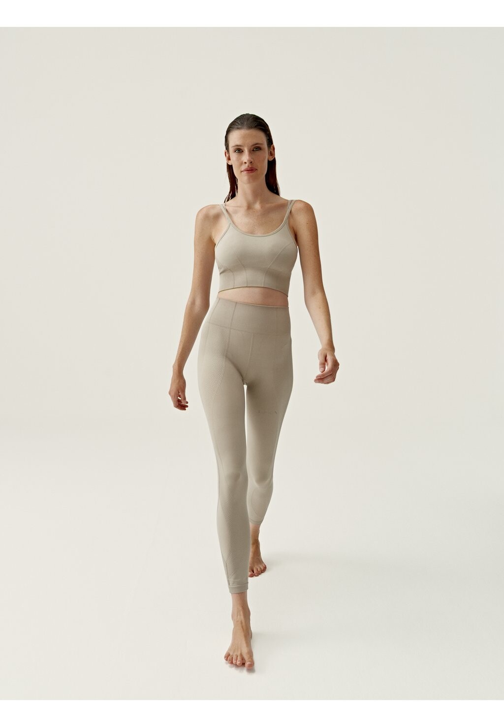 

Тайтсы Born Living Yoga, бежевый