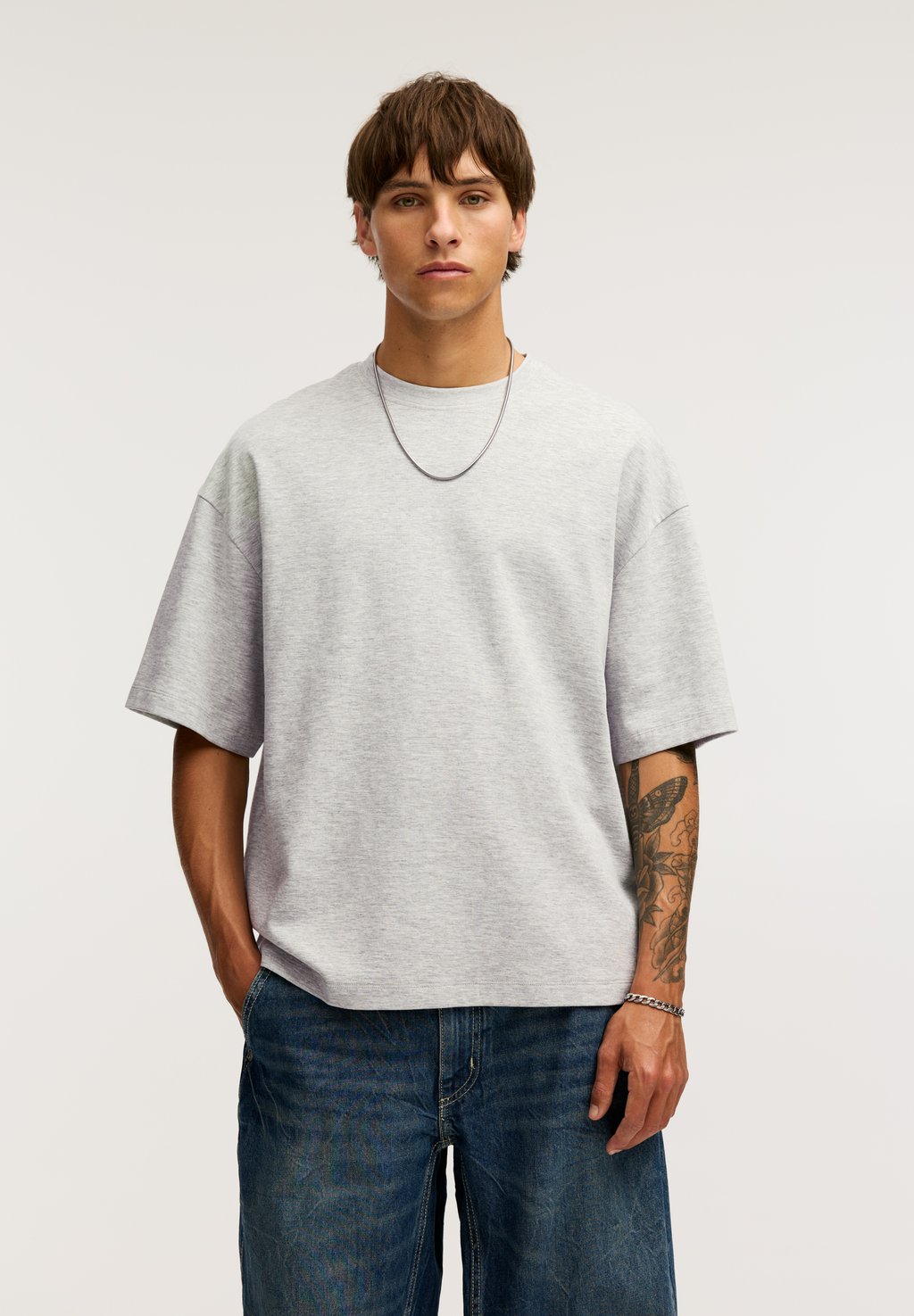 

Базовая футболка BOXY FIT PULL&BEAR, светло-серый