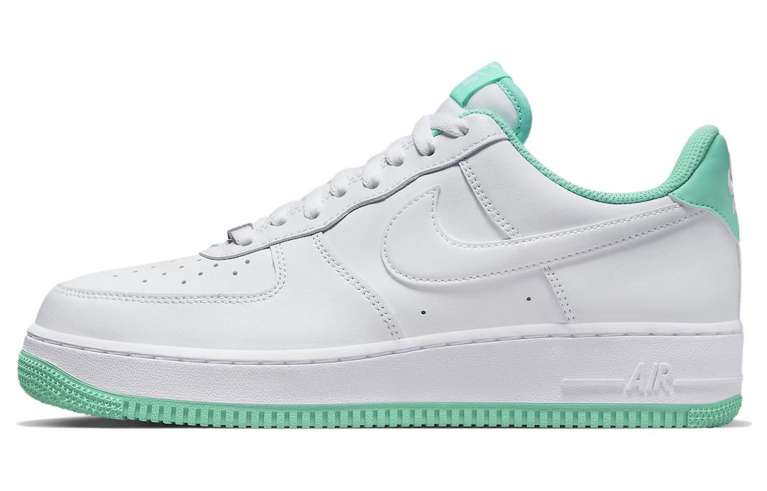 

Кроссовки Nike Air Force 1 '07 'White Light Menta'