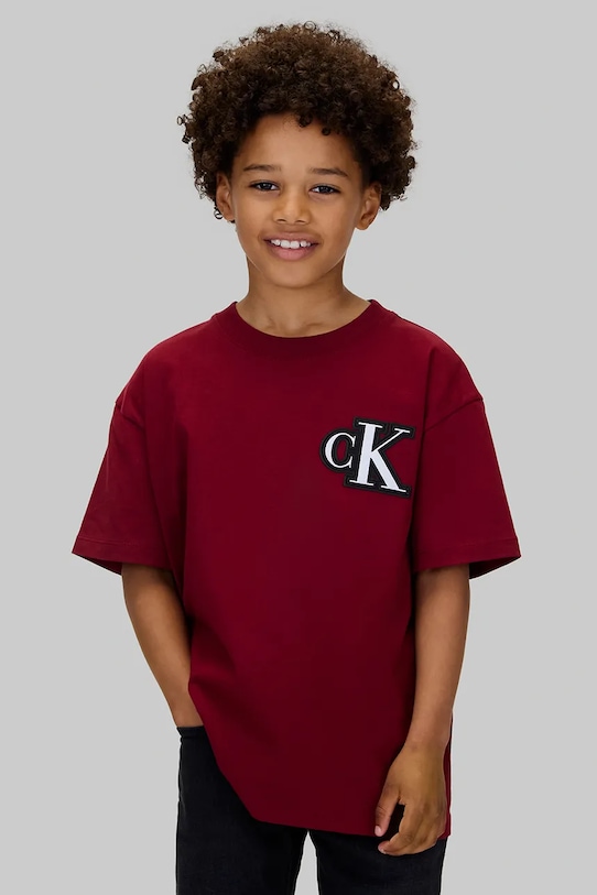 

Детская хлопковая футболка Calvin Klein Jeans, бордовый, Красный, Детская хлопковая футболка Calvin Klein Jeans, бордовый