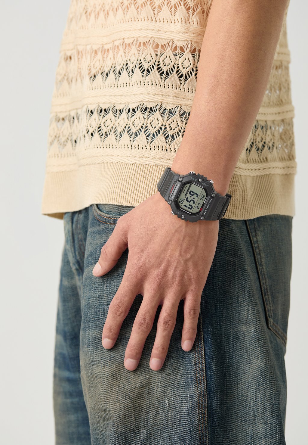 

Цифровые часы Casio, черный