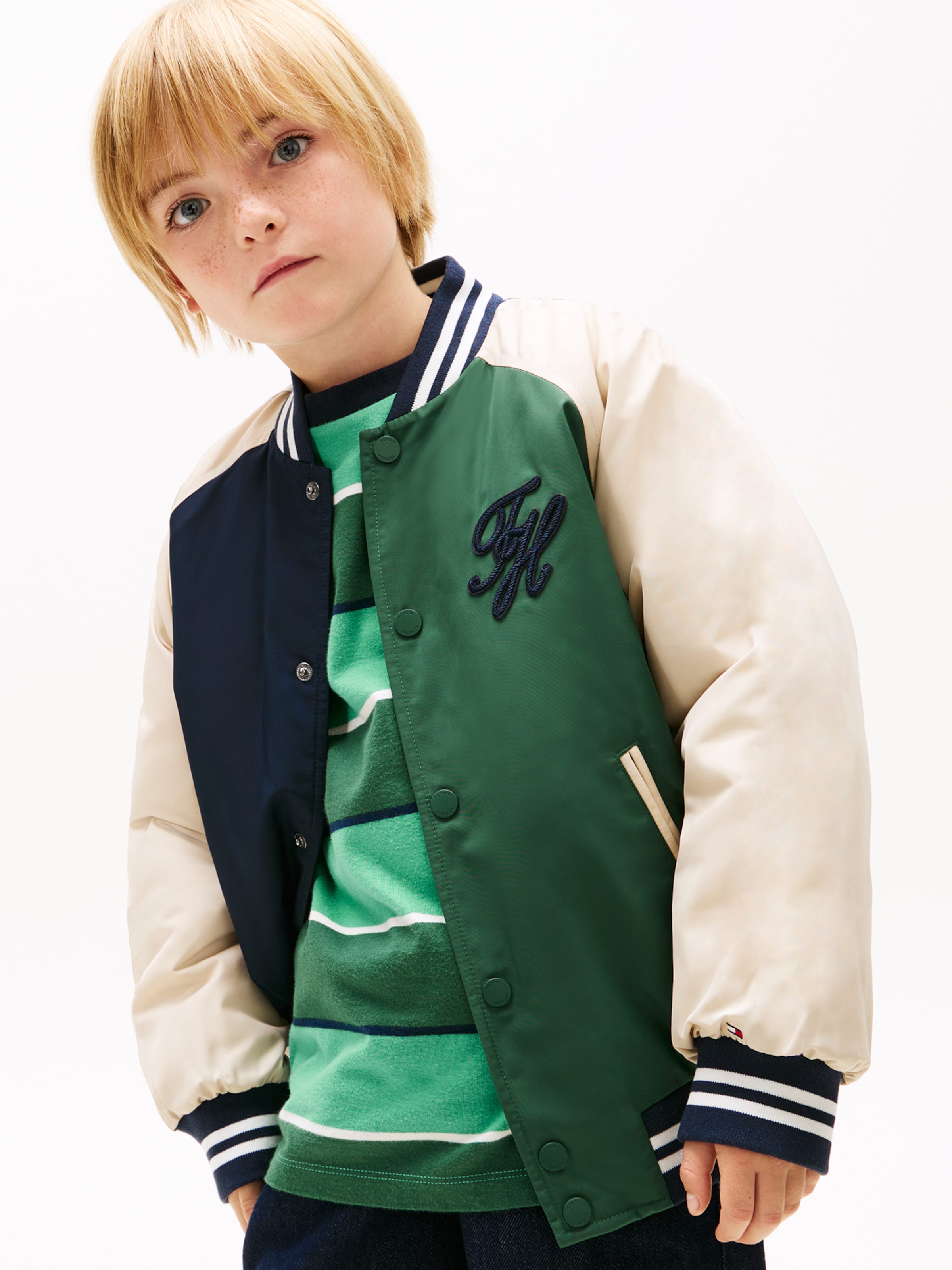 TOMMY HILFIGER Куртка для межсезонья в темно-синем цвете — фото 2