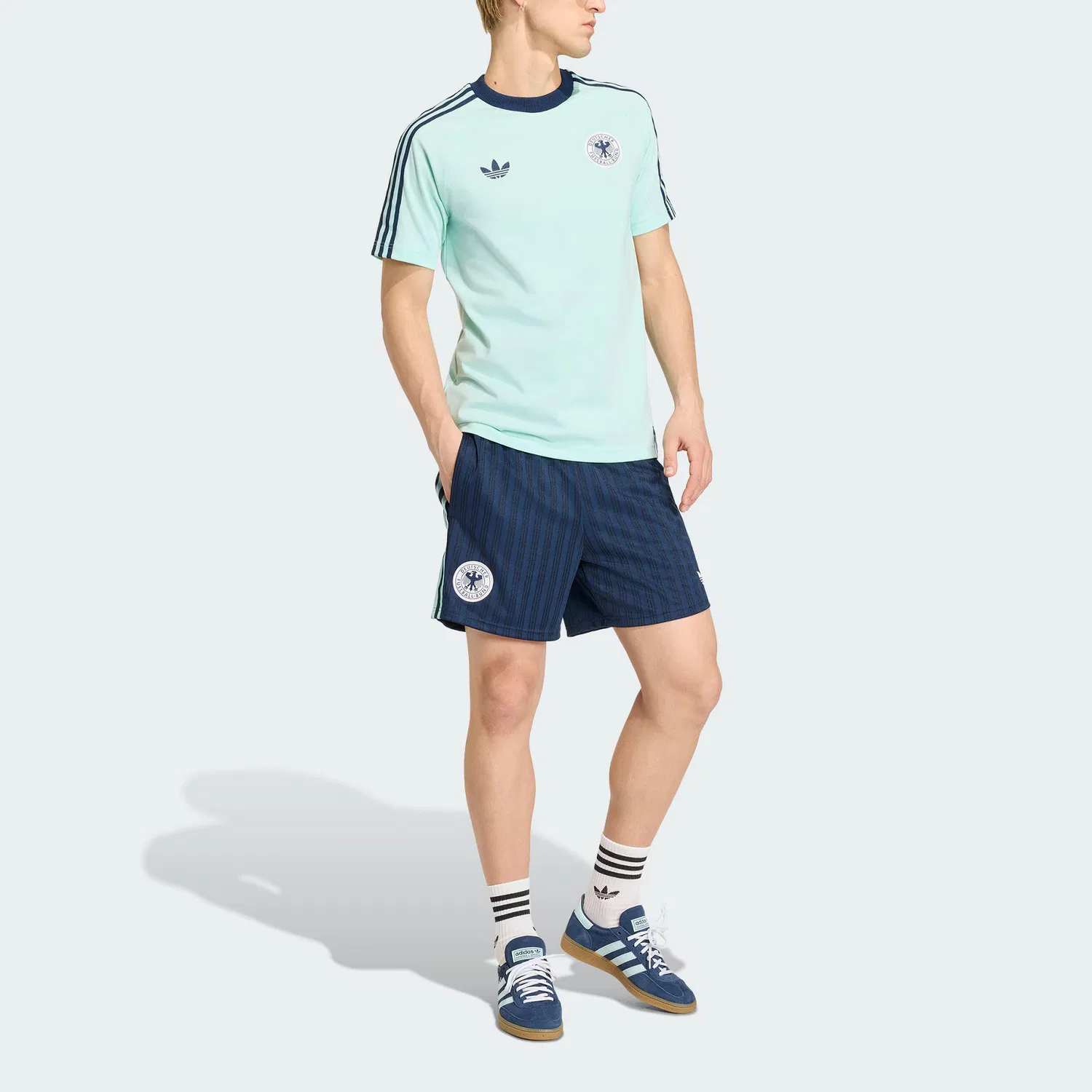 Футболка мужская Light Shimmery Blue с круглым вырезом Moderate Adidas Originals — фото 4