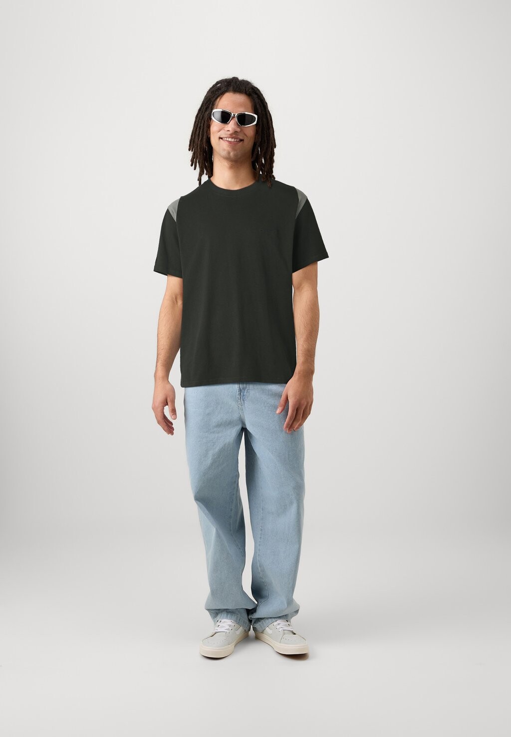 

Базовая футболка Archive Pano Tee Unisex Rip Curl, черная