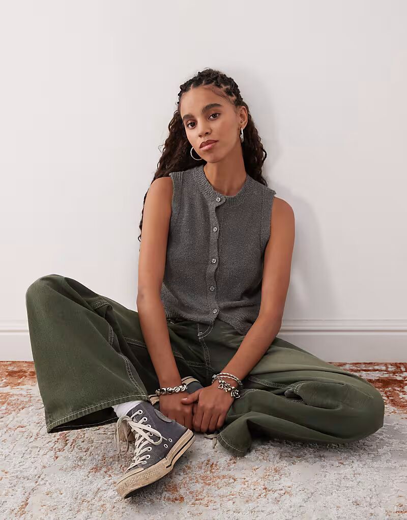 

Кардиган майка на пуговицах серого цвета Reclaimed Vintage