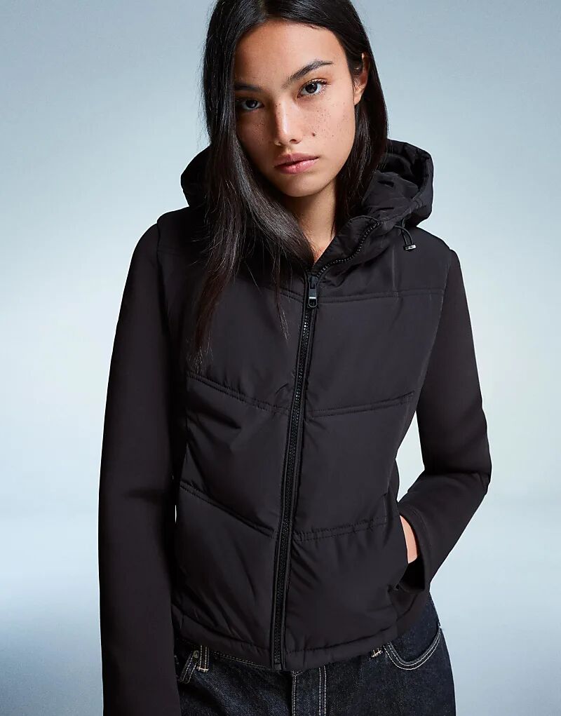 

Куртка-пуховик Bershka Contrast с эффектом неопрена черного цвета