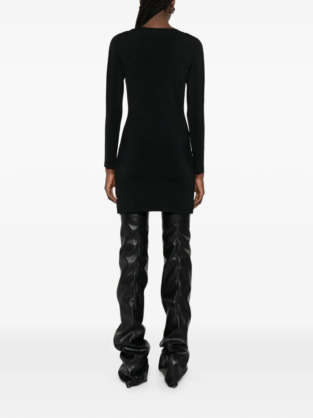 Мини-платье с V-образным вырезом и металлическим логотипом Alexander Wang, черный — фото 4