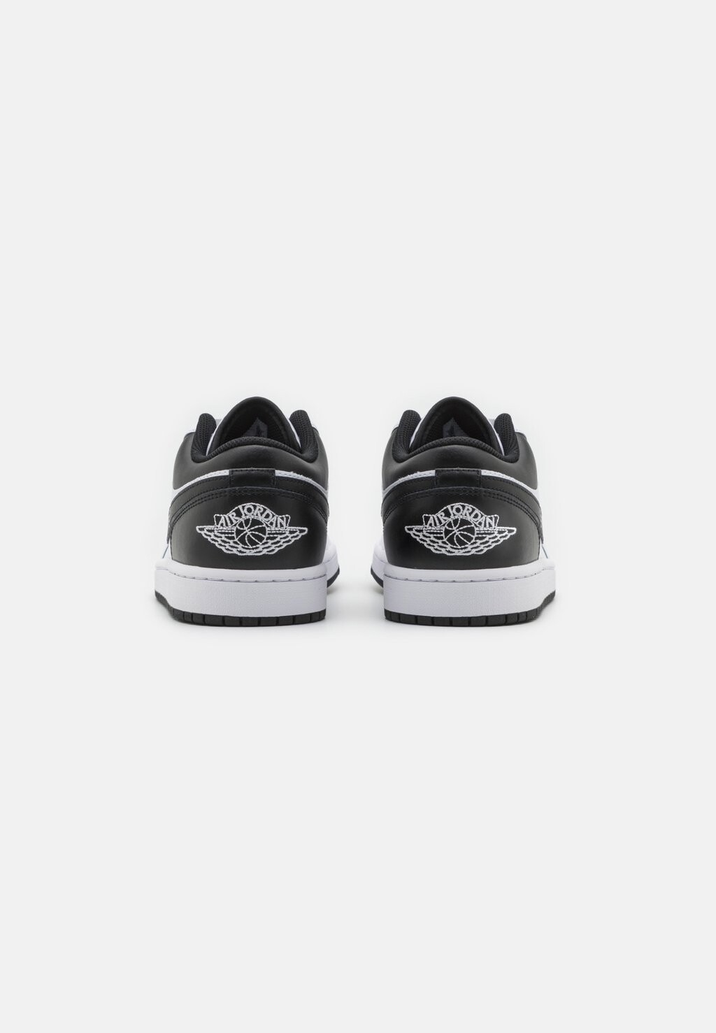 

Кроссовки Air Jordan 1 Low Jordan, белый/черный