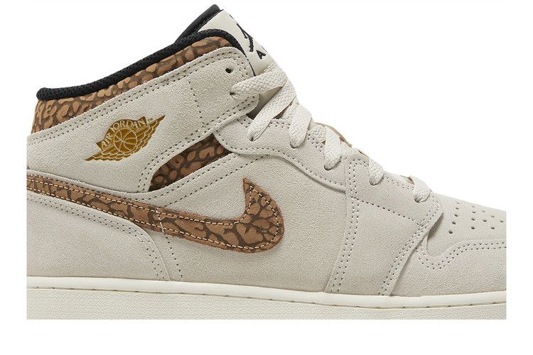 Кроссовки Air Jordan Air Jordan 1 Mid SE GS 'Brown Elephant', коричневый — фото 3