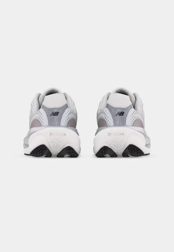 Кроссовки для бега по шоссе New Balance 1080V15, белый — фото 4