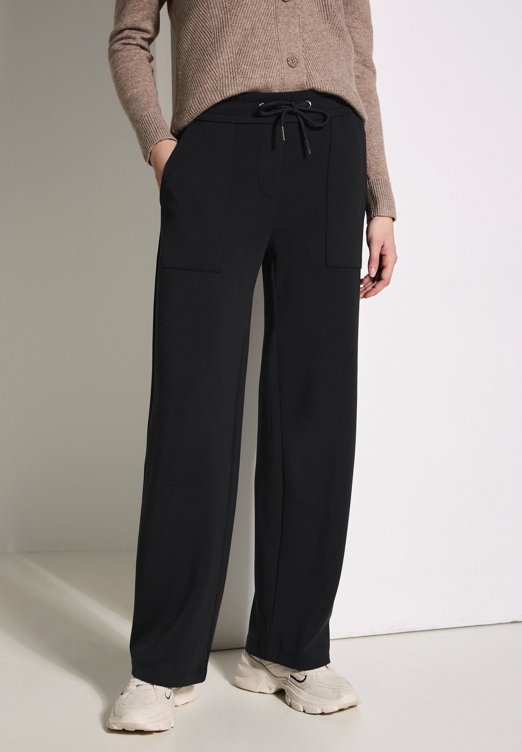 

Спортивные брюки WIDE LEG Cecil, черный