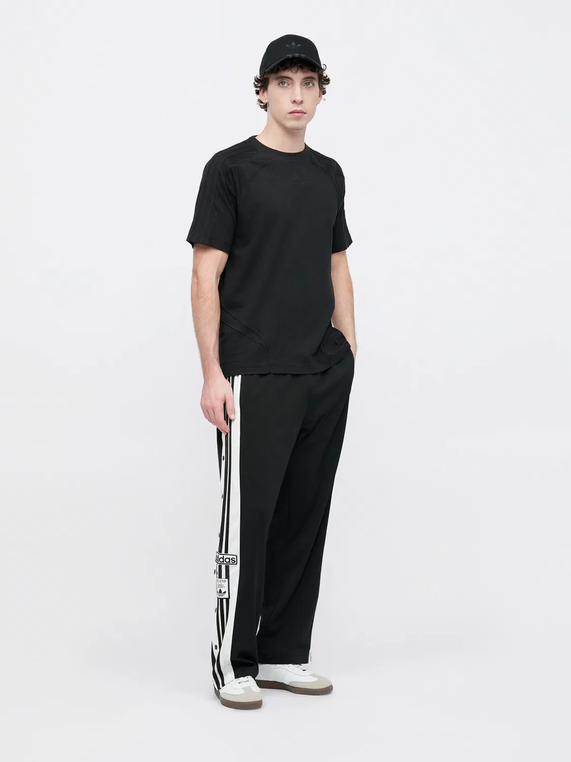 Футболка Adidas Originals CUTLINE черного цвета — фото 4