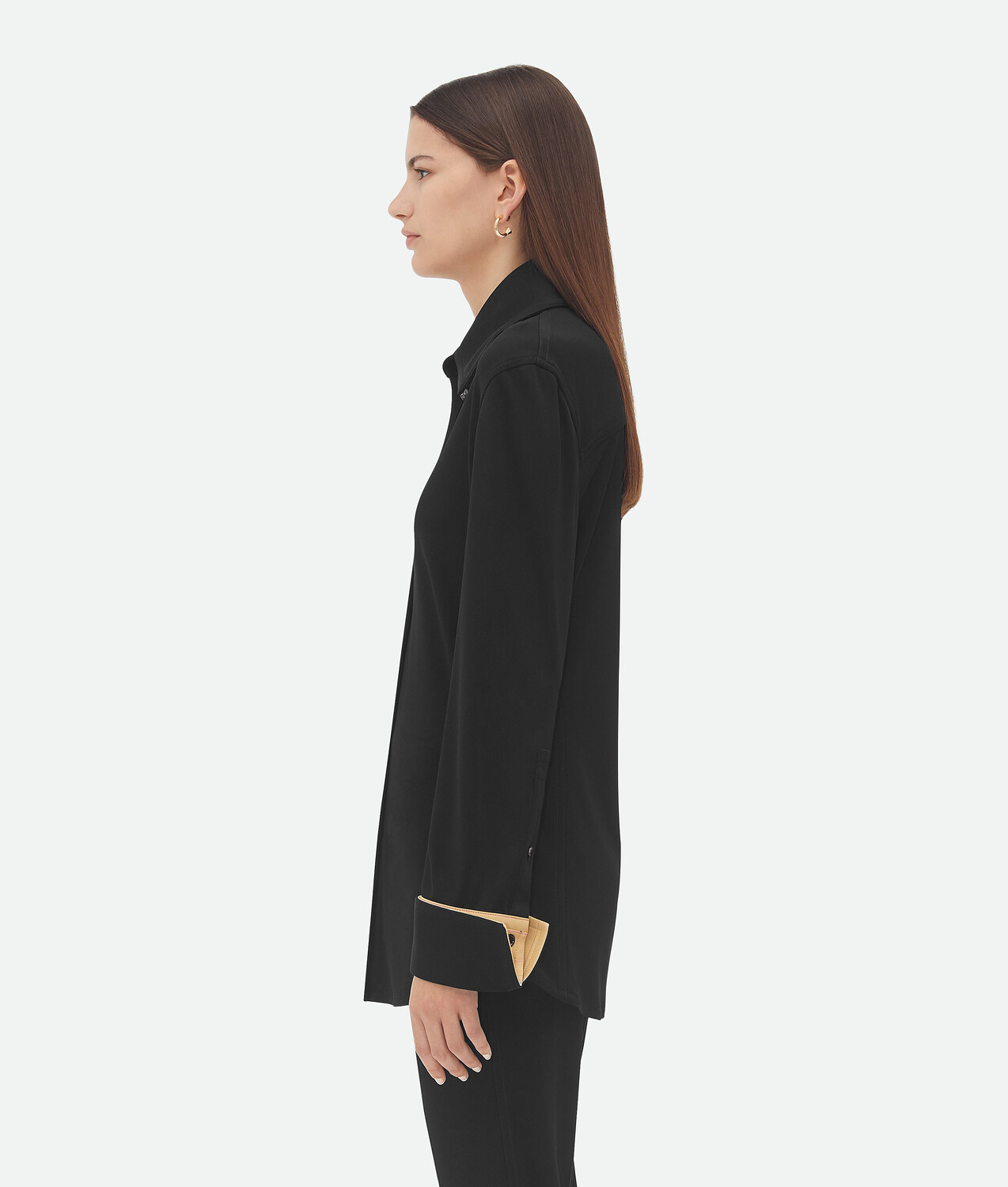 

Матовая рубашка из струящегося вискозного джерси Bottega Veneta, черный
