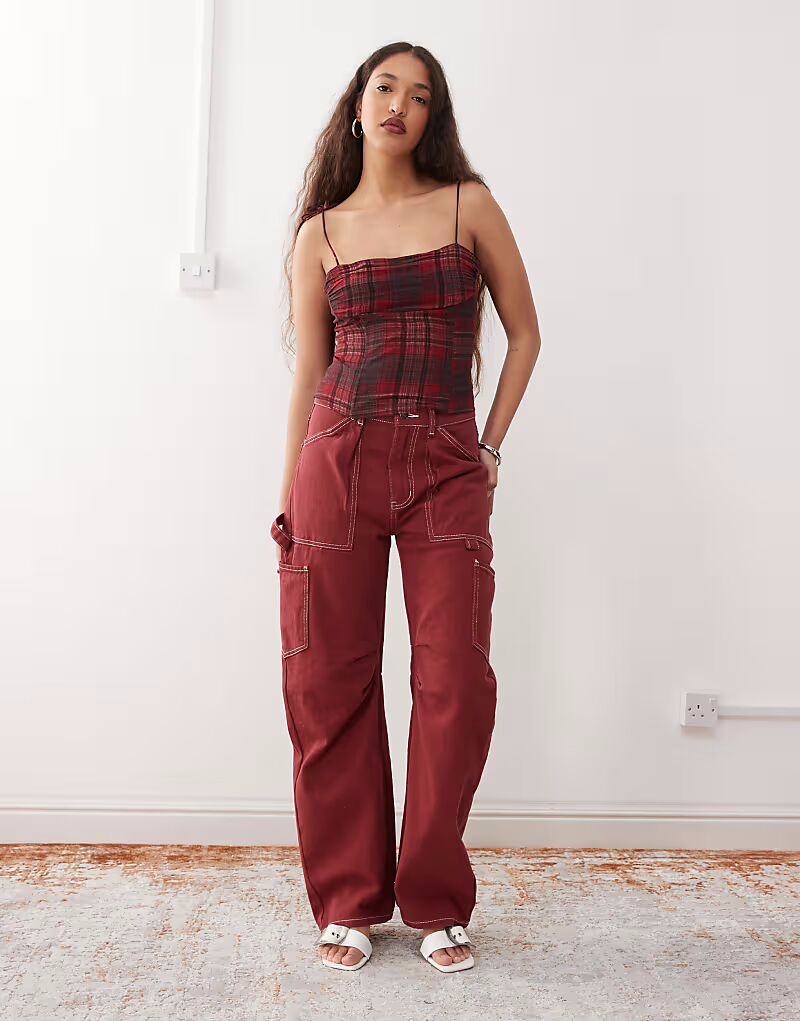 

Джинсы Miami Vice с низкой посадкой и широкими карманами, бордового цвета Lioness