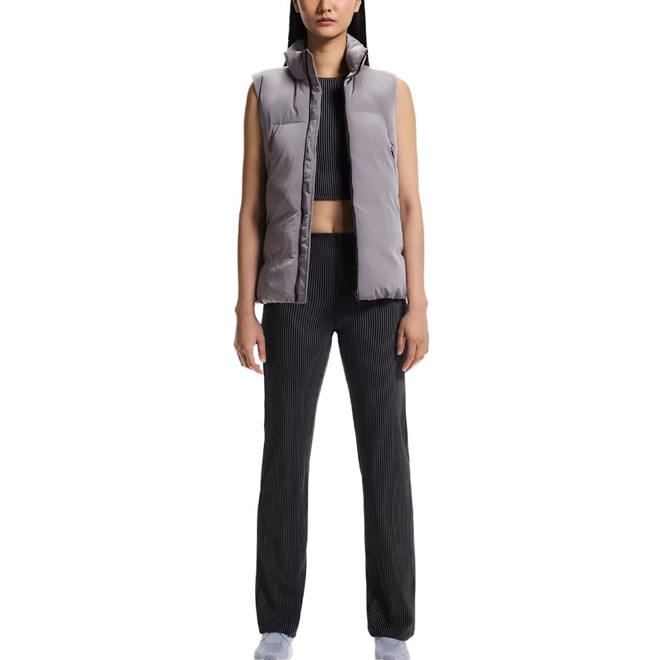 

On Женская жилетка сиреневого цвета Lilac