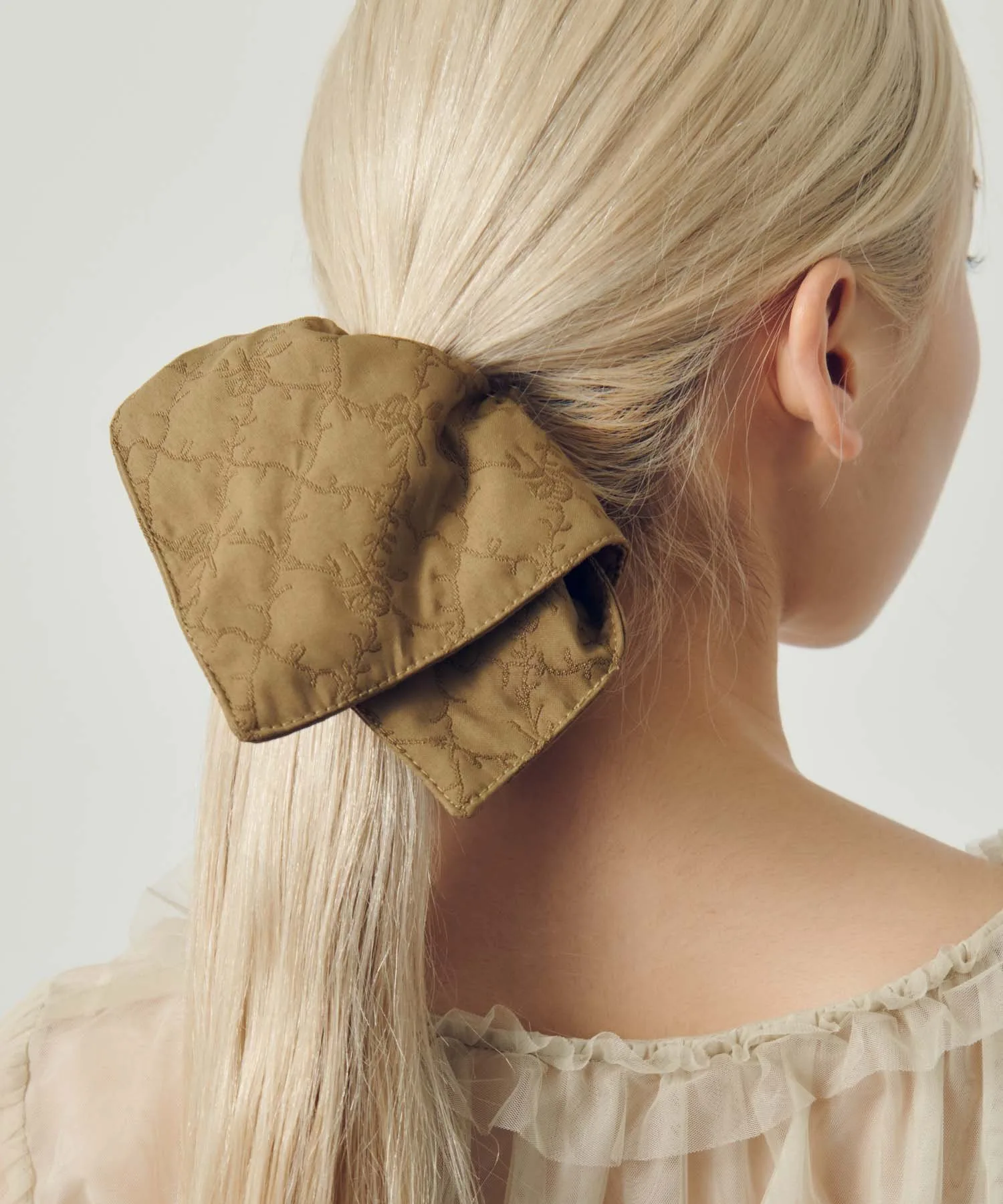 Жаккардовая квадратная большая резинка для волос Goldy, beige
