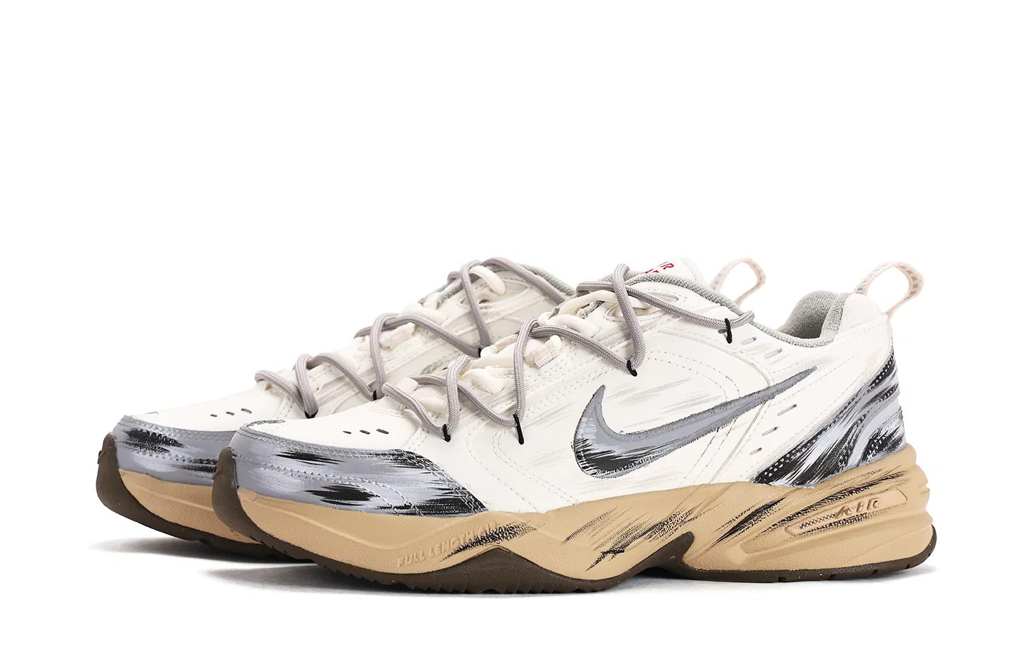Кроссовки тренировочные Nike Air Monarch 4 белые — фото 4