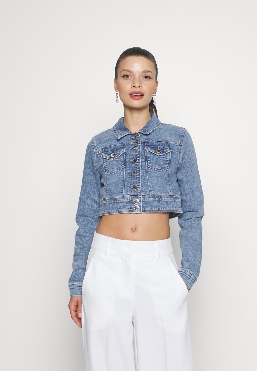 

Джинсовая куртка ONLWESTA CROPPED ONLY Petite, цвет Light Blue Denim