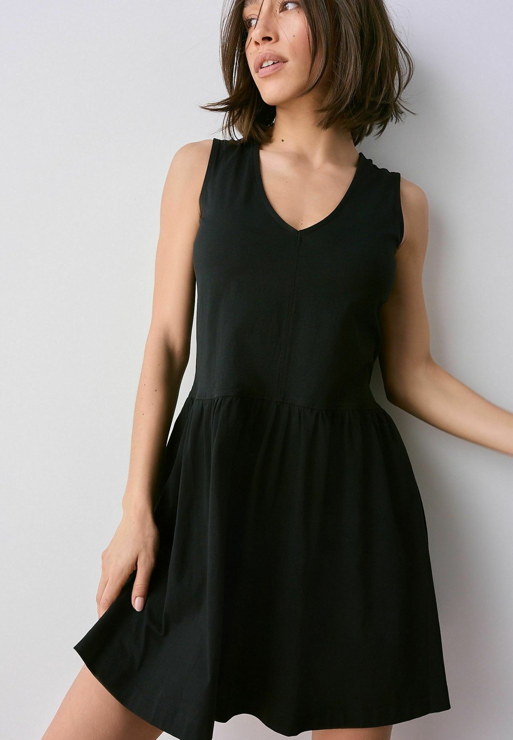 

Платье из джерси V-NECK SUMMER Next, черный
