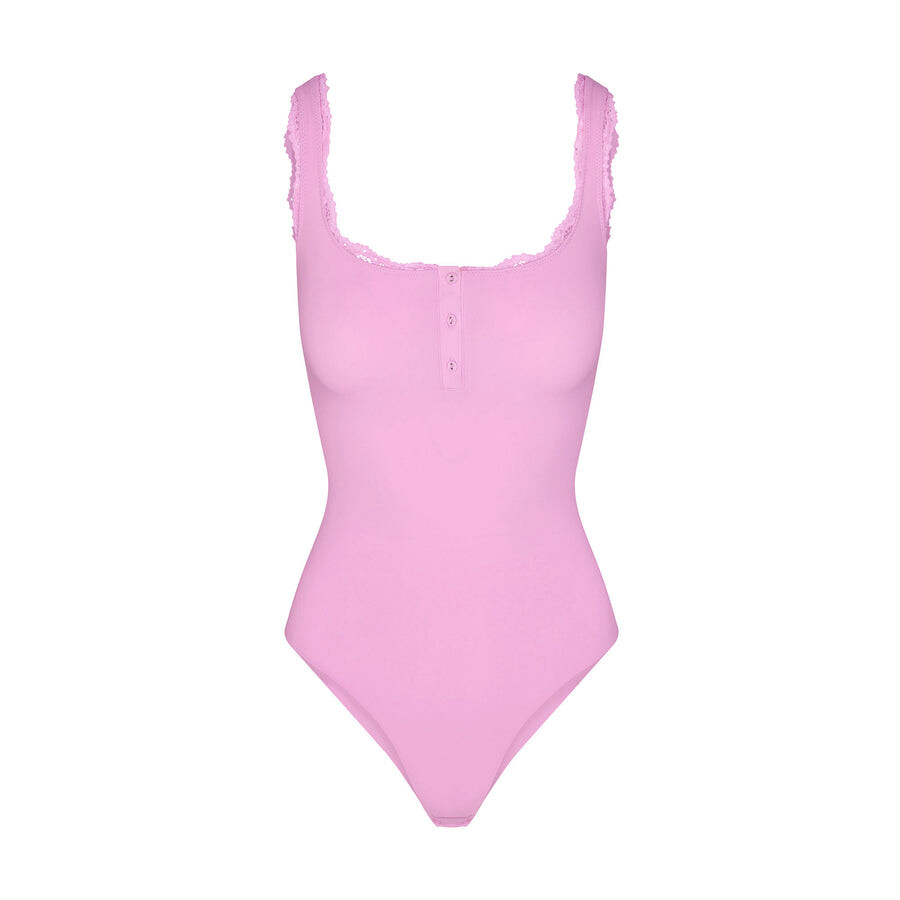 

Боди хенли SKIMS Fits Everybody Lace, цвет Petal