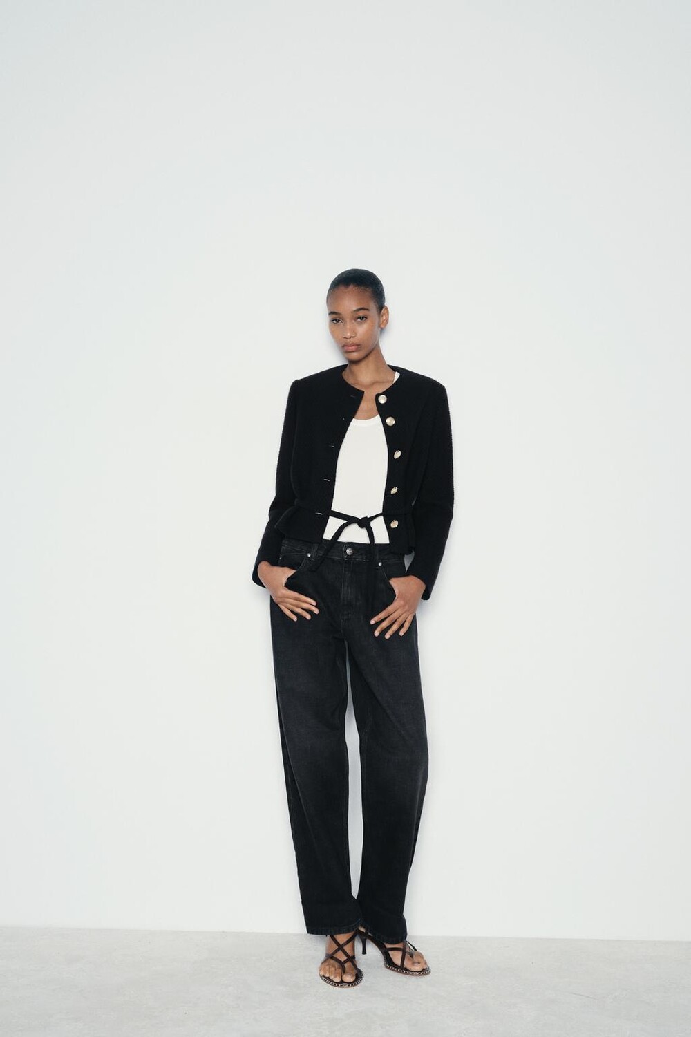 

Тканая куртка с поясом ZARA, черный