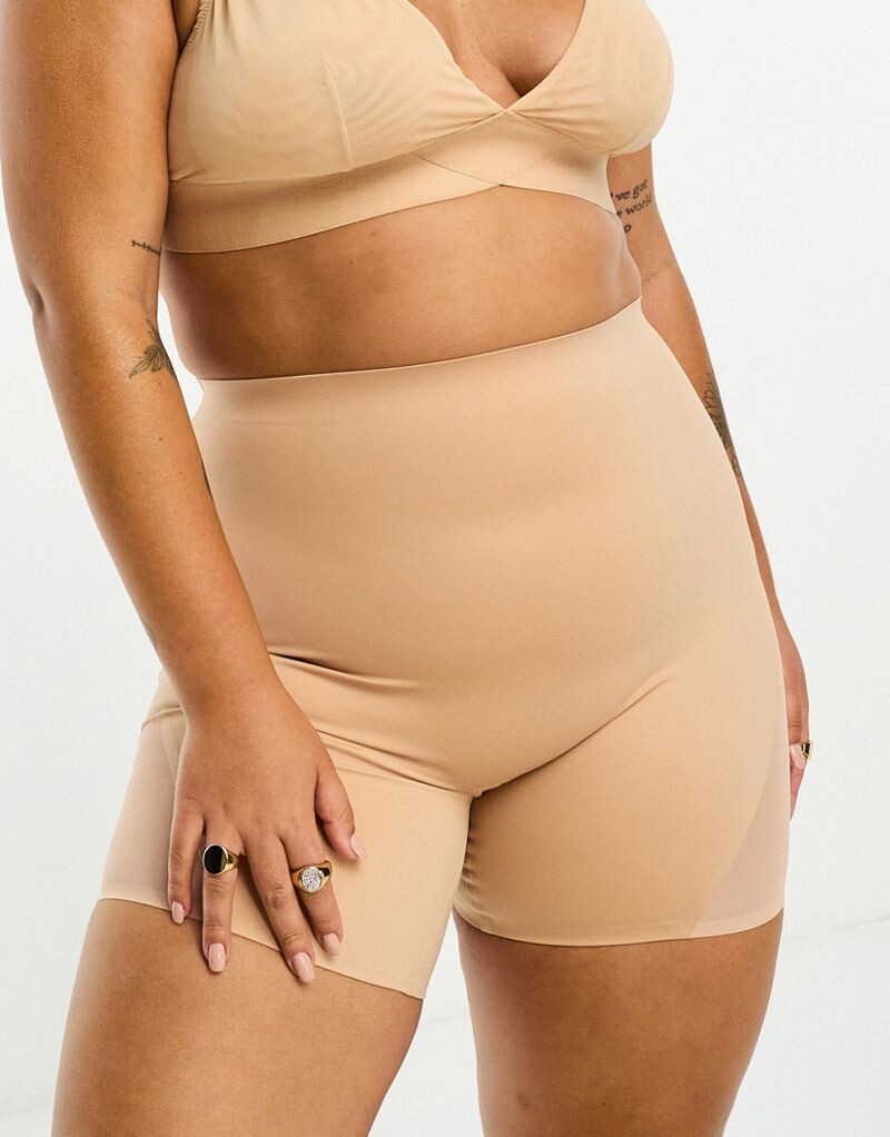 

Бежевые шорты с сеткой средней длины ASOS DESIGN Curve Contouring