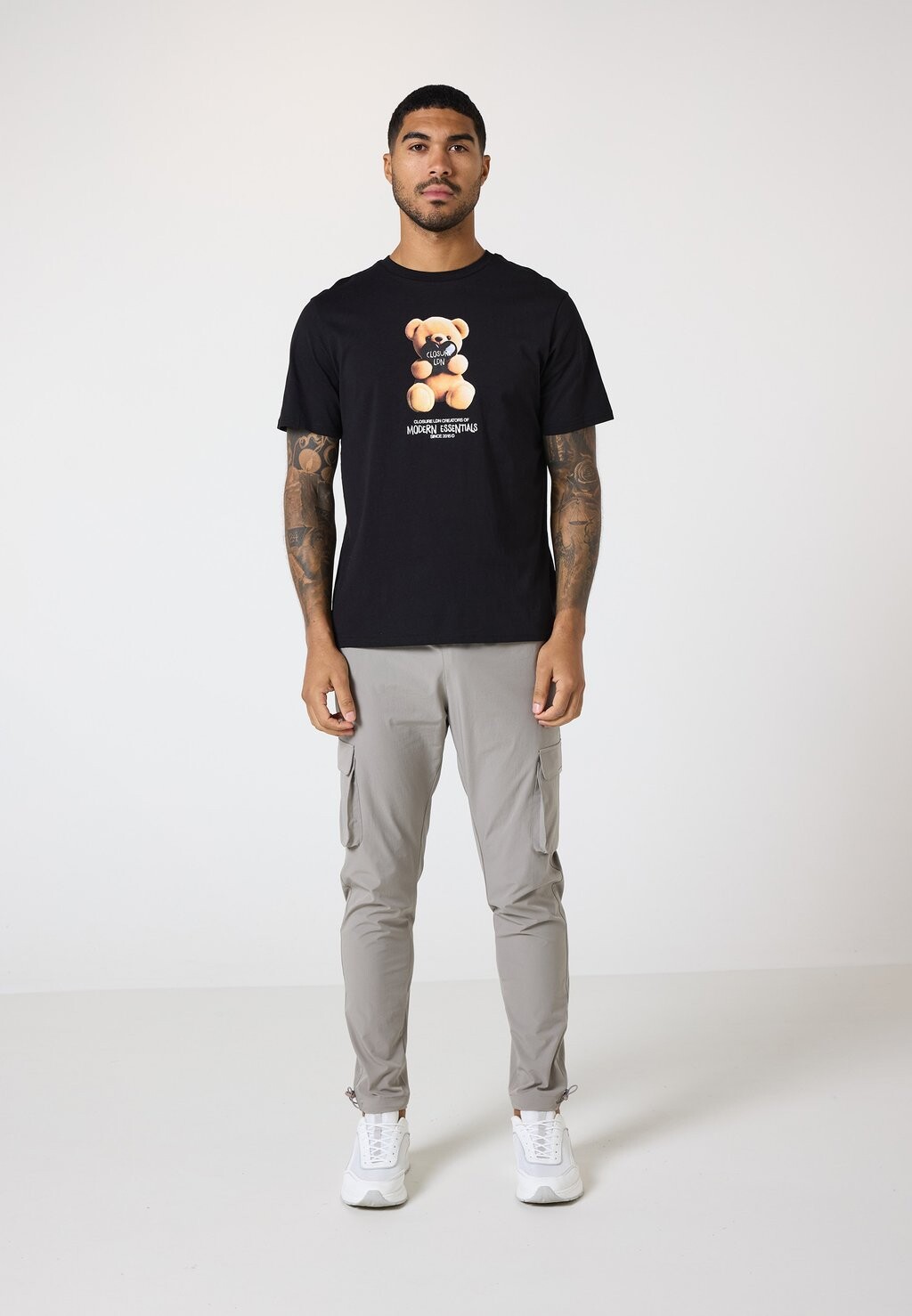 

Футболка с принтом BLACK HEART TEDDY TEE CLOSURE London, черный