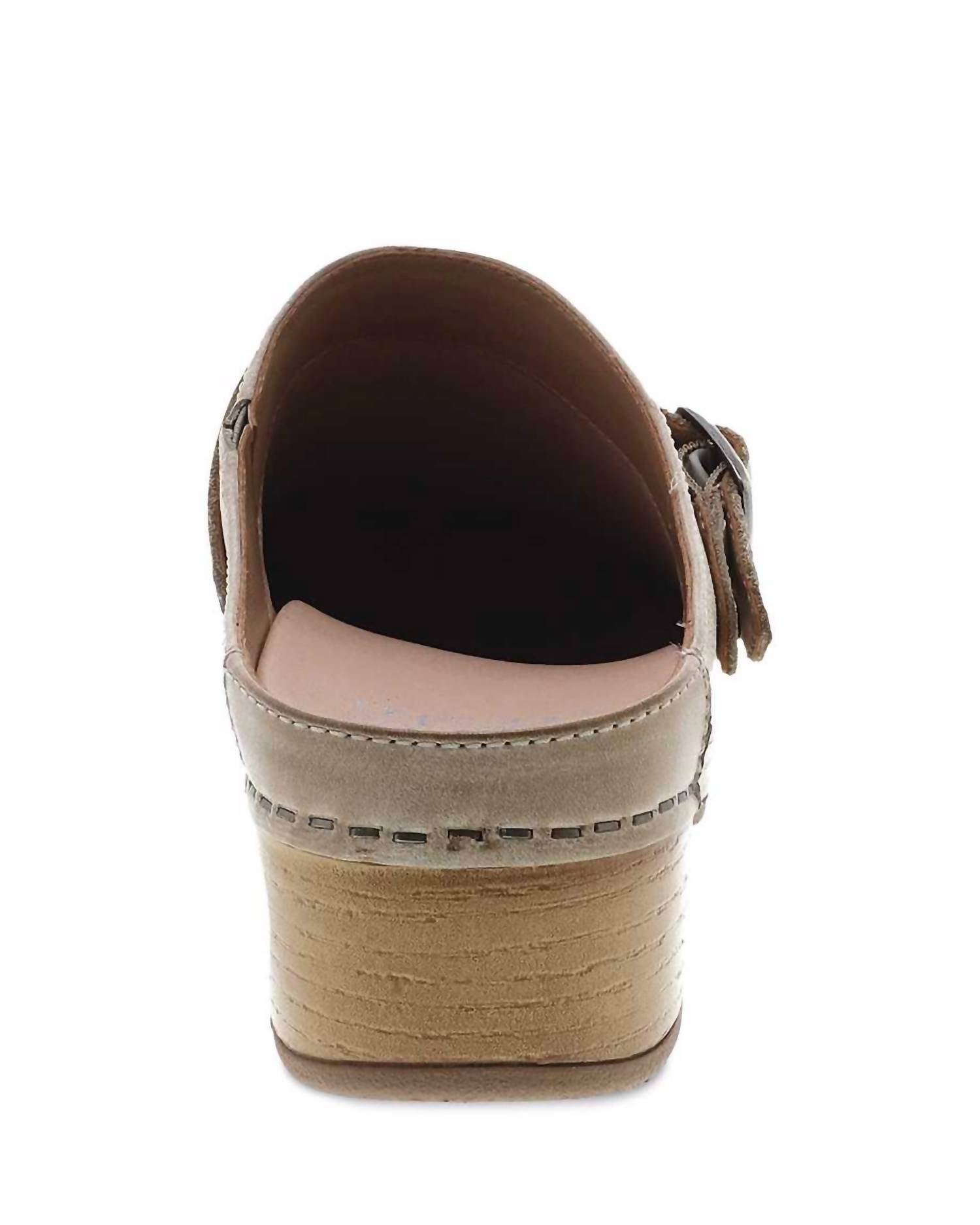 Женские мюли-трансформеры Berry Nubuck Slip On в устричном цвете dansko, цвет oyster — фото 4