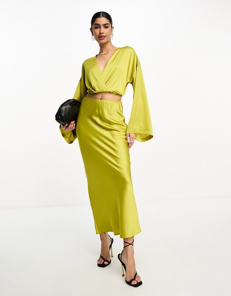 

Бледно-зеленая атласная юбка макси косого кроя ASOS DESIGN
