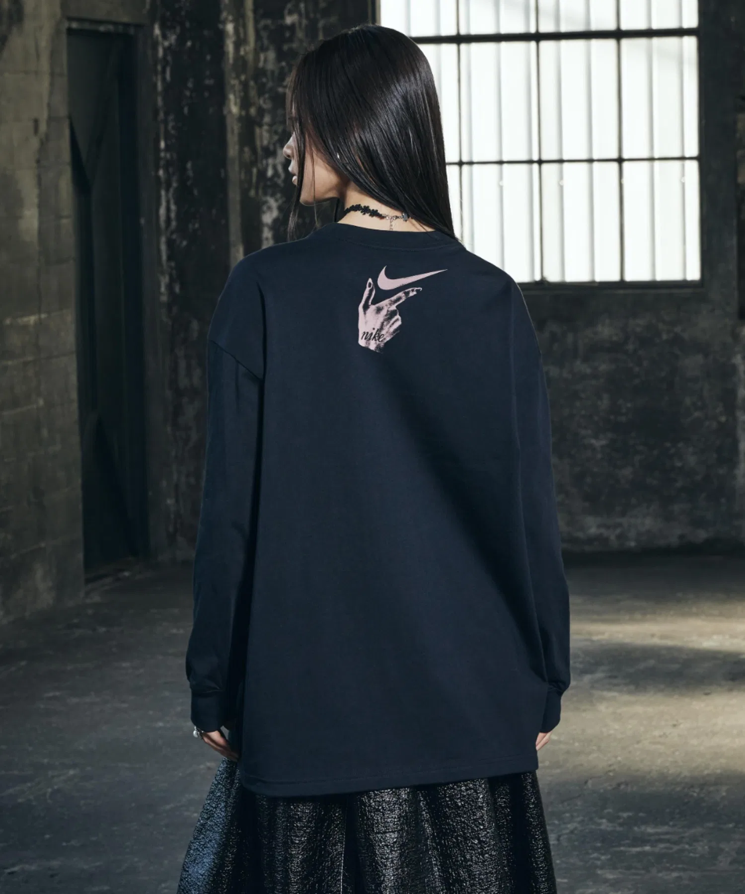Женская футболка Nike Sportswear Oversized Long-Sleeved T-Shirt — фото 4