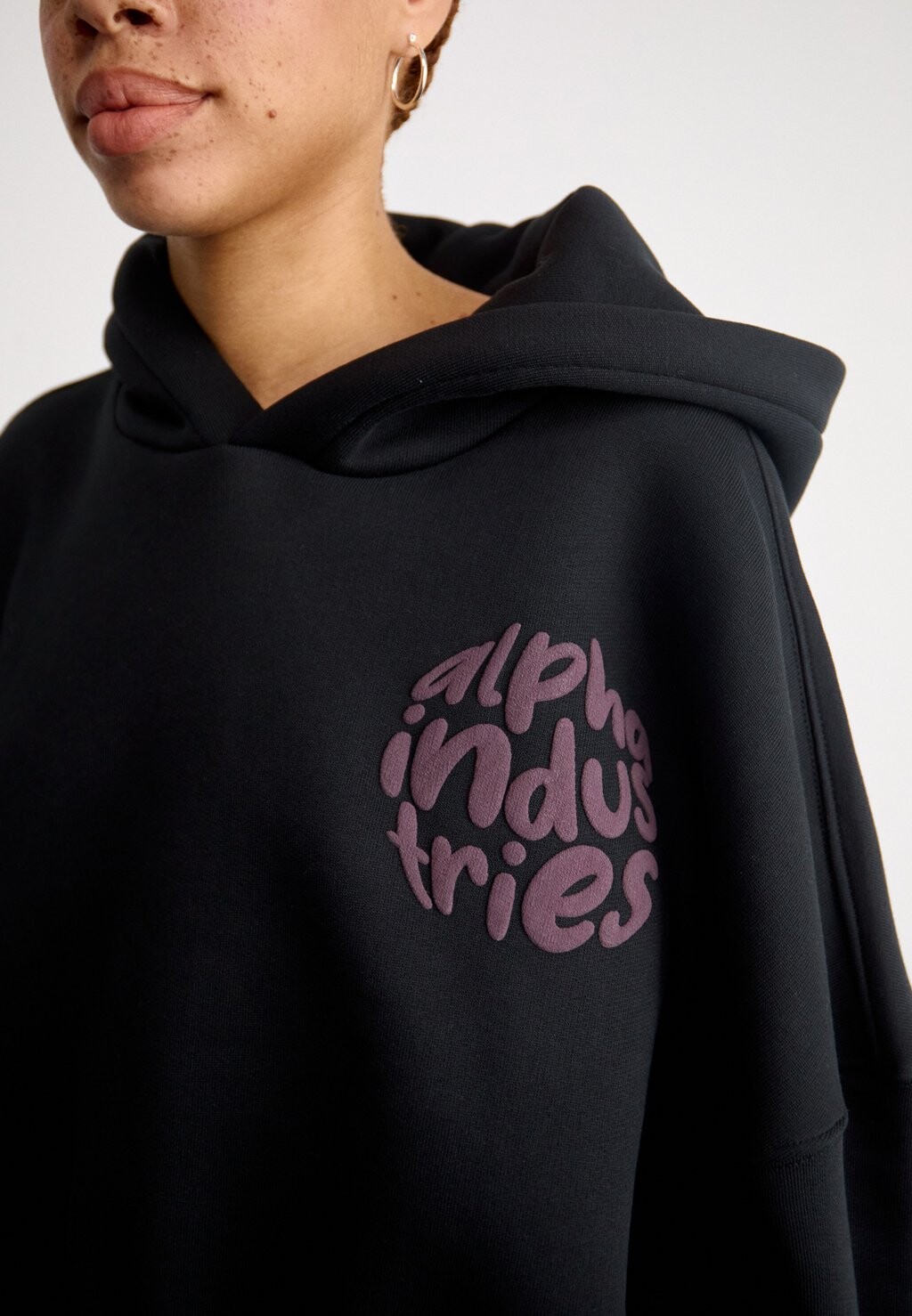 

Толстовка LOGO HOODY Alpha Industries, черный