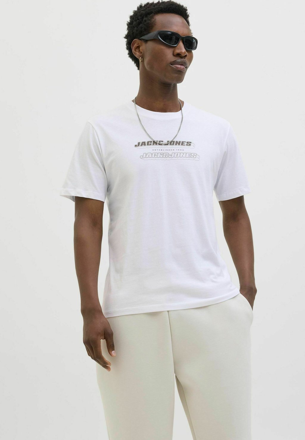 

Футболка с принтом RUNDHALSAUSSCHNITT Jack & Jones, белый