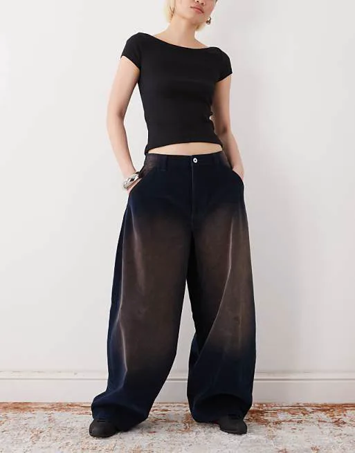 

Темно-синие джинсы с воздушным шаром и контрастной строчкой COLLUSION XL