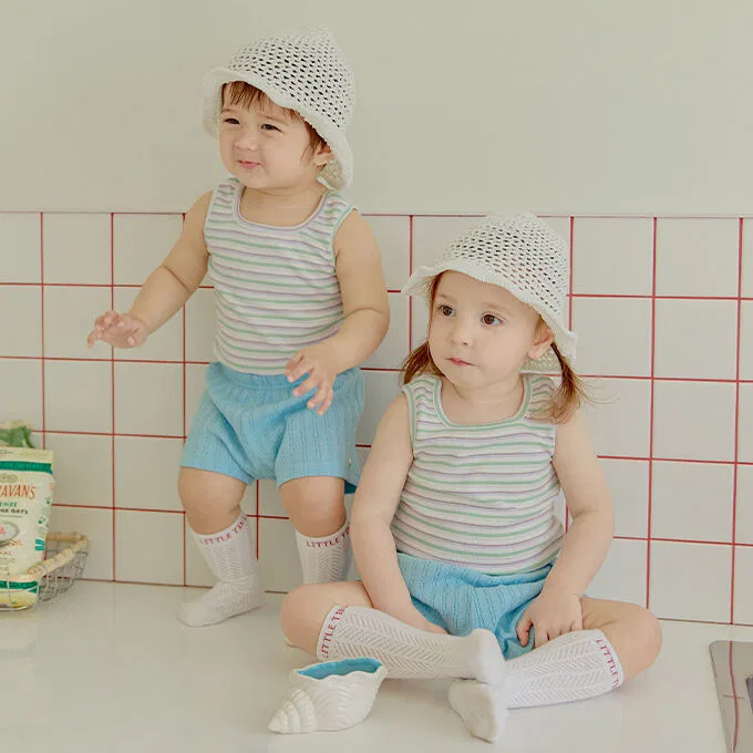 Детские шорты бриджи голубые от Littletini
