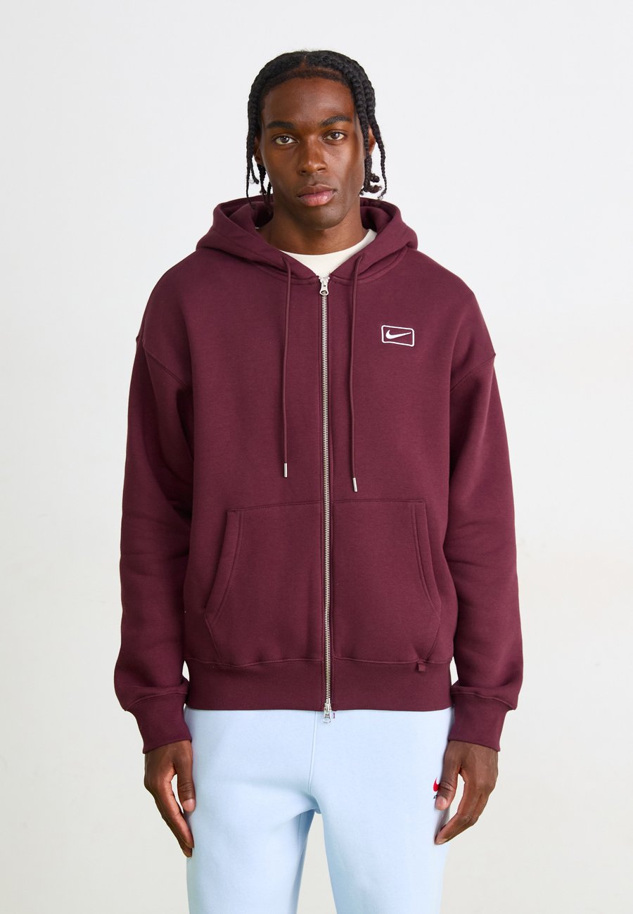 

Худи Nike Sportswear HOODIE, Burgundy Crush/Bordeaux