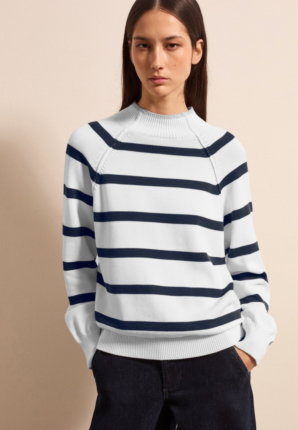 

Джемпер STRIPED WITH MOCK NECK Stefanel, белый