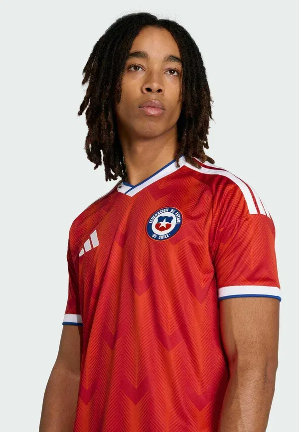 Футболка Chile 26 home national team wear Adidas Performance, активный красный — фото 4