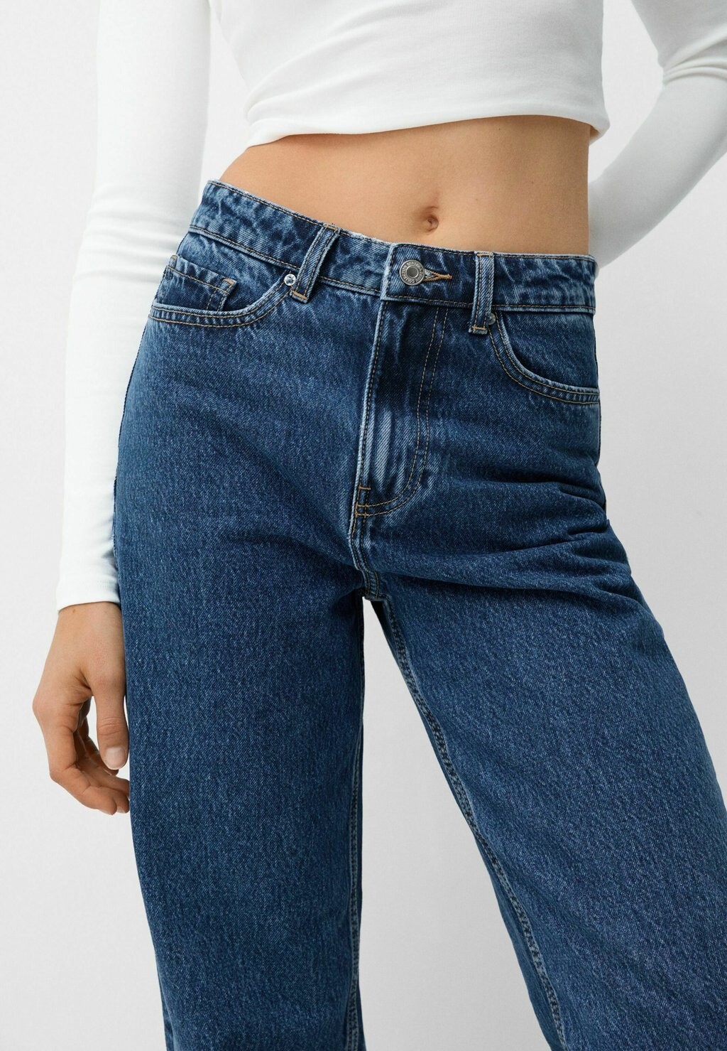 

Джинсы прямого кроя MOM Bershka, темно-синий