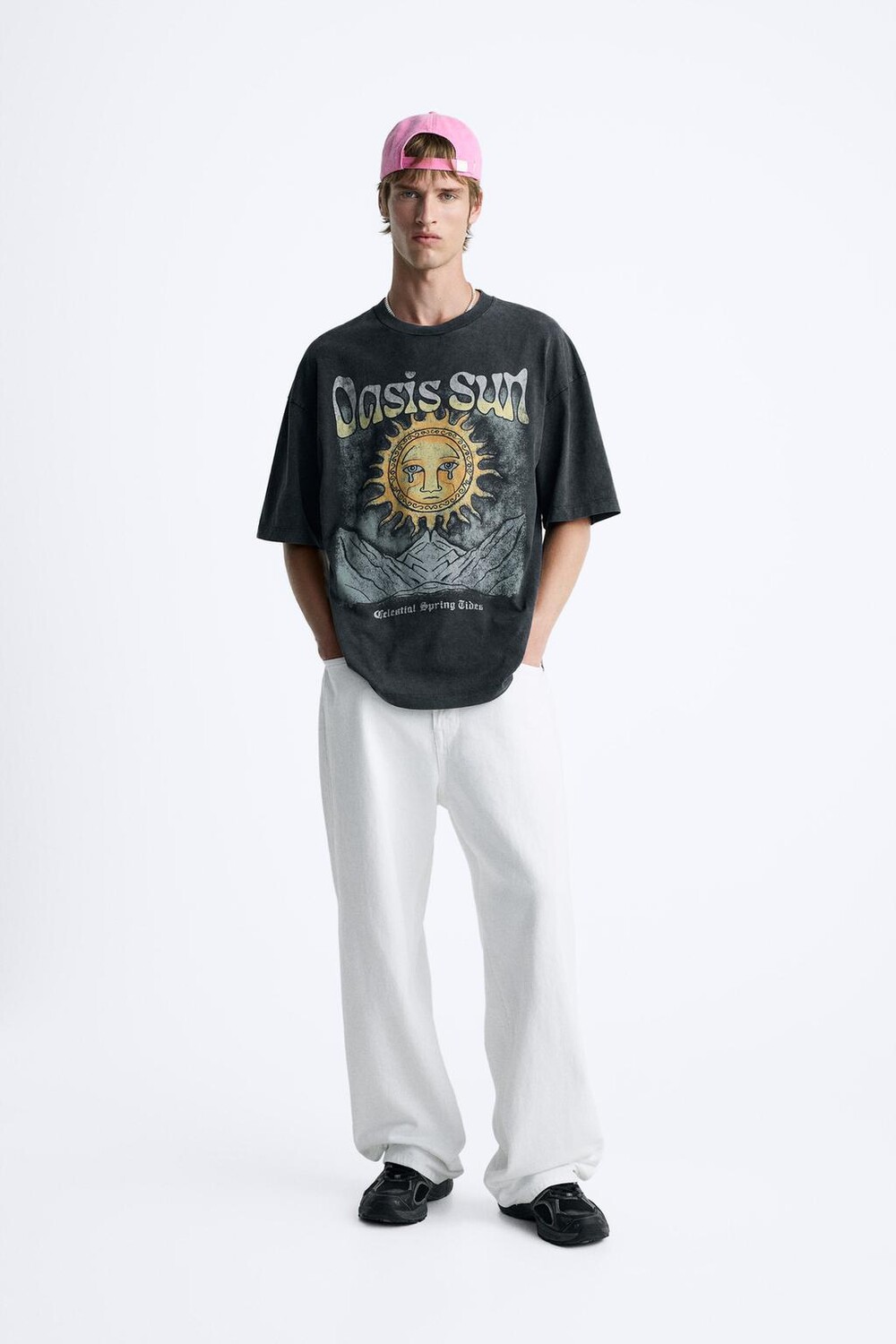 

Футболка с выцветшим принтом ZARA, темный антрацит