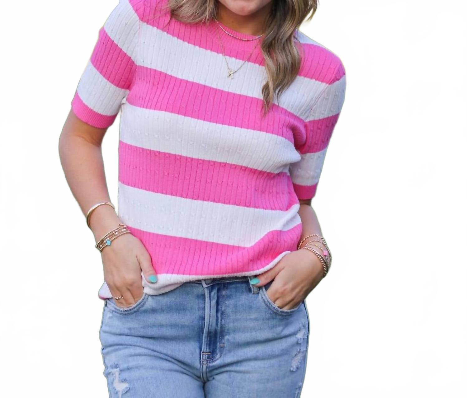 

Полосатый вязаный топ с круглым вырезом и короткими рукавами в розово-белой гамме Vine & Love