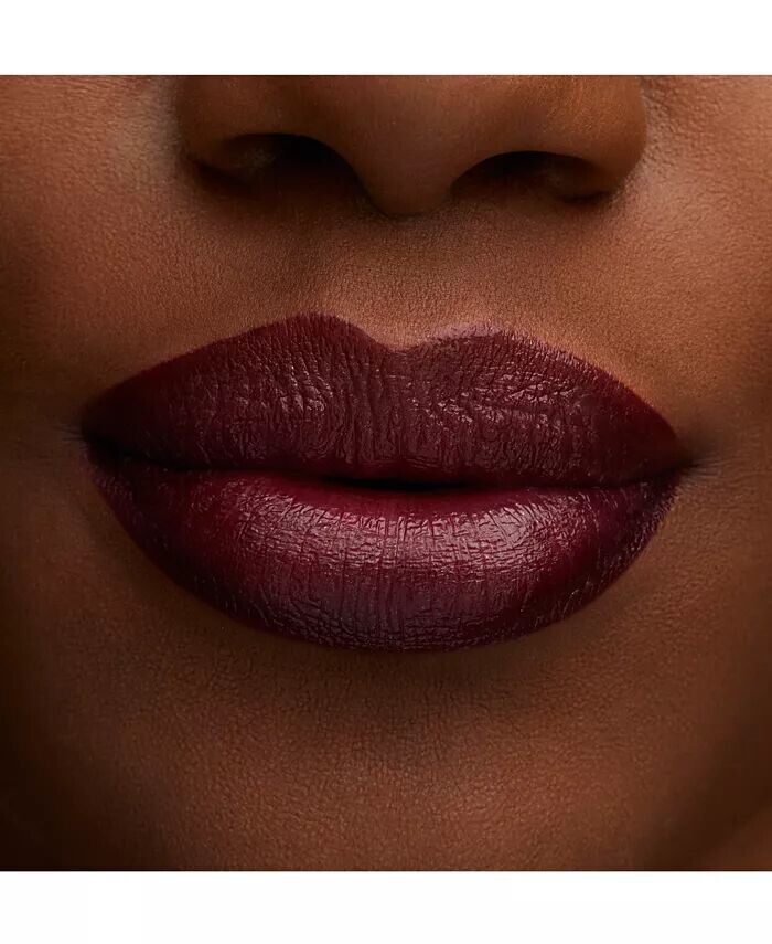 Сияющая губная помада из люстрегласа Mac, цвет Succumb To Plum (deep cool purple) — фото 4