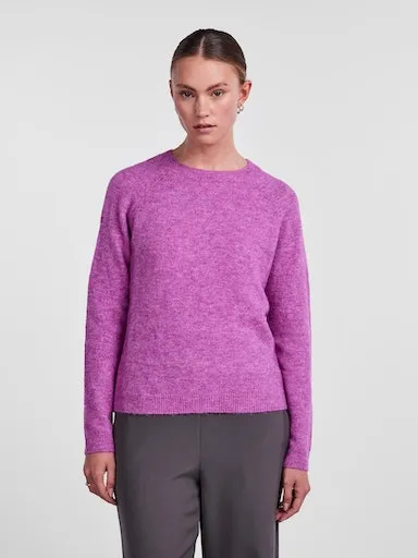 

Вязаный свитер "PCJULIANA LS O-NECK KNIT NOOS BC" Pieces, цвет Radiant Orchid