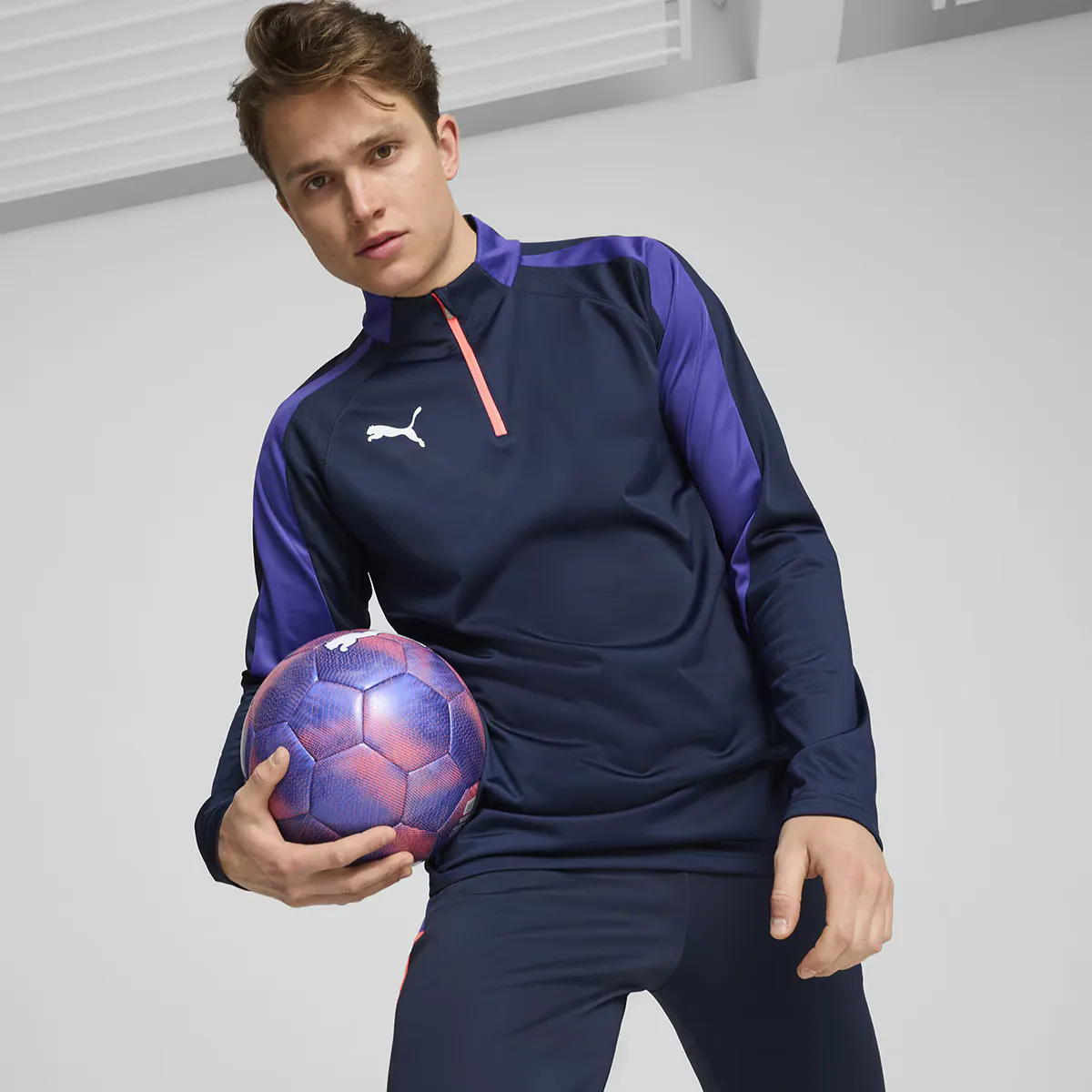 

Футболка Puma Men's Individual League 1/4 с застежкой-молнией, темно-синий
