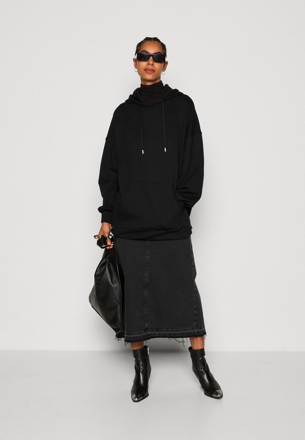 

Дневное платье OVERSIZED MIT KAPUZE Esprit, черный