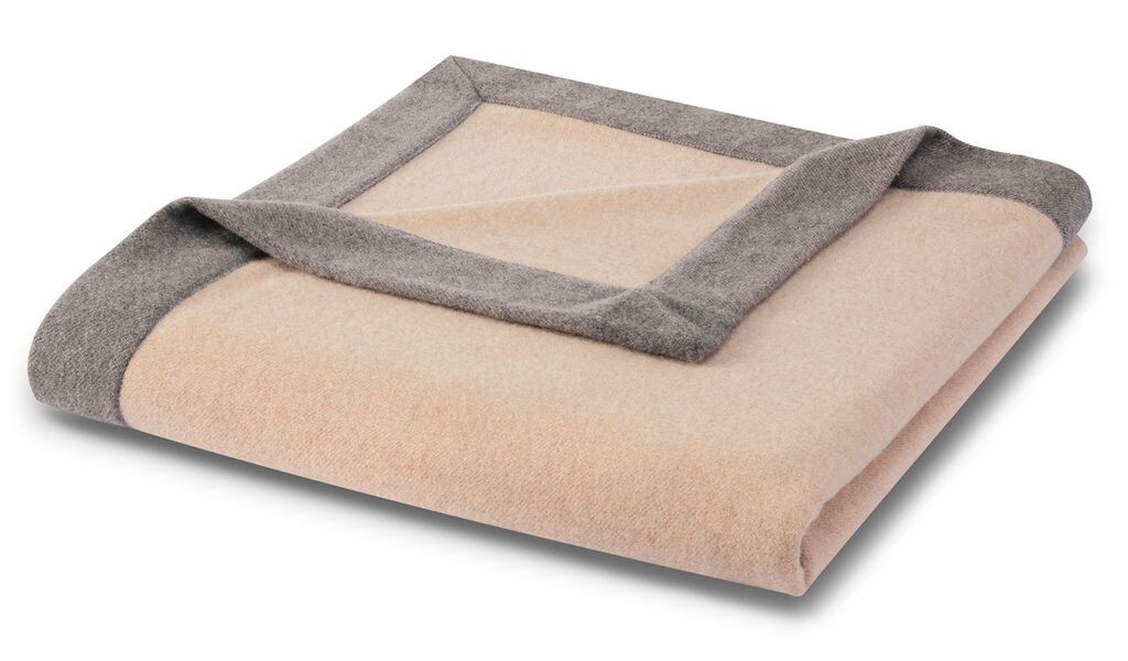 

Плед Biederlack с отложным краем, цвет Prado песочный, размер 150х210