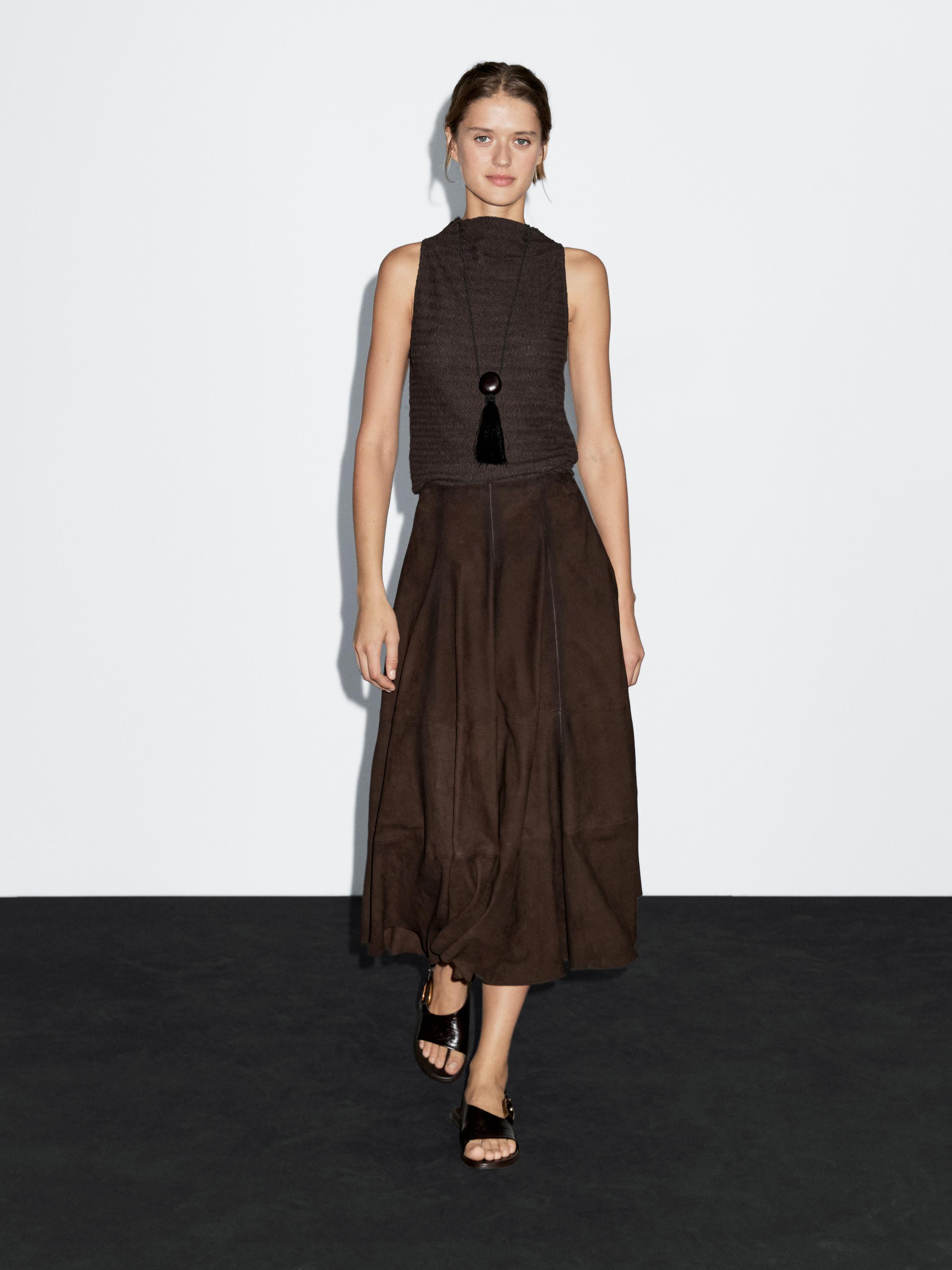 

Топ с воротником-стойкой из шоколадного линейного вафельного трикотажа Massimo Dutti, коричневый