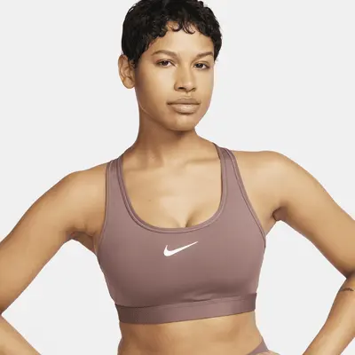 

Спортивный бюстгальтер Nike Swoosh Medium Support, цвет Smokey Mauve/White