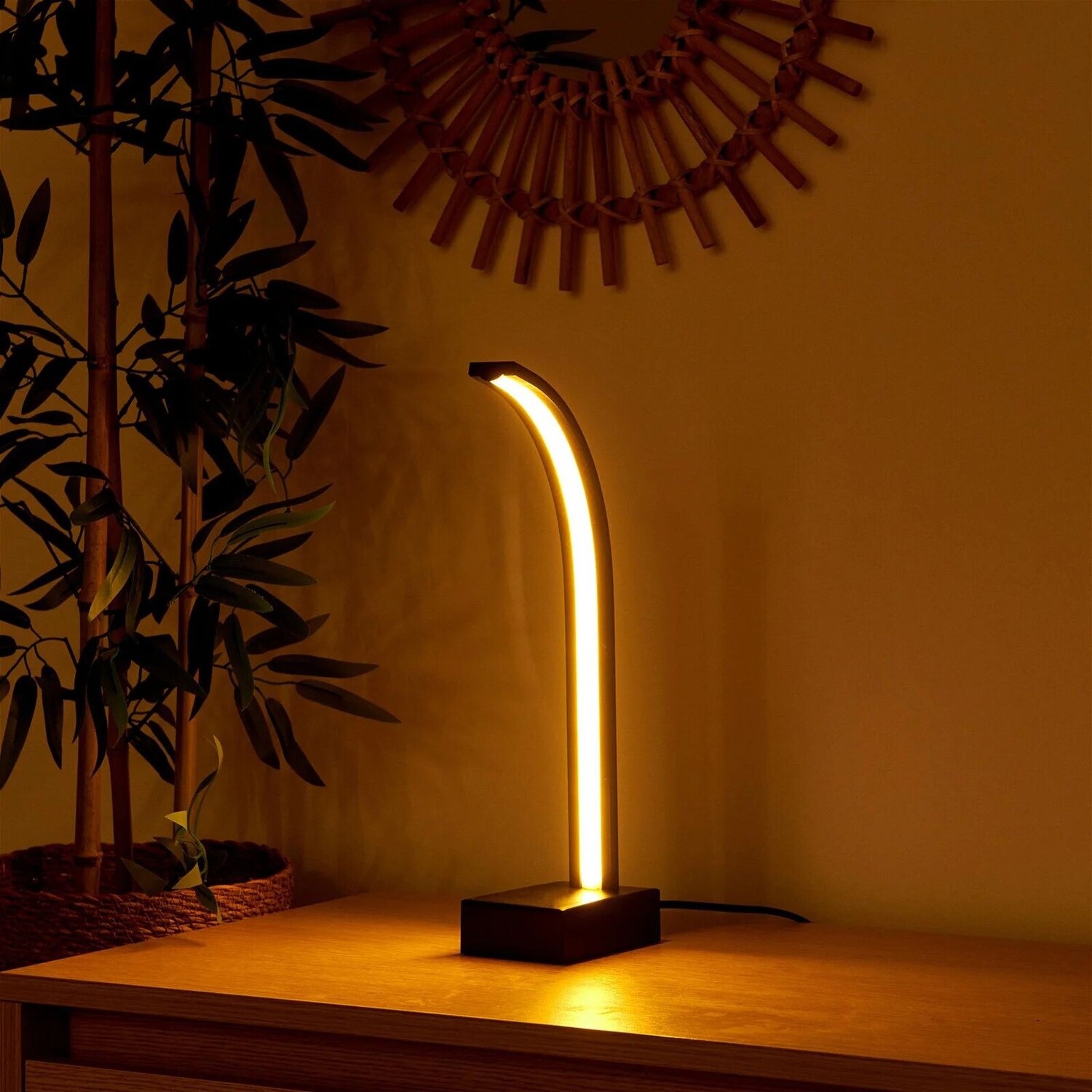 

Светодиодная настольная лампа Safir Light Mira - черный
